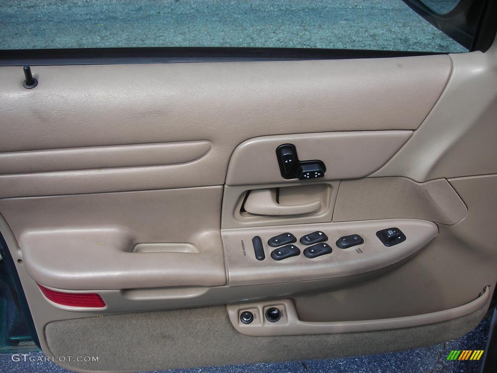 Medium Parchment Interior 2001 Ford Crown Victoria LX Photo #38111931