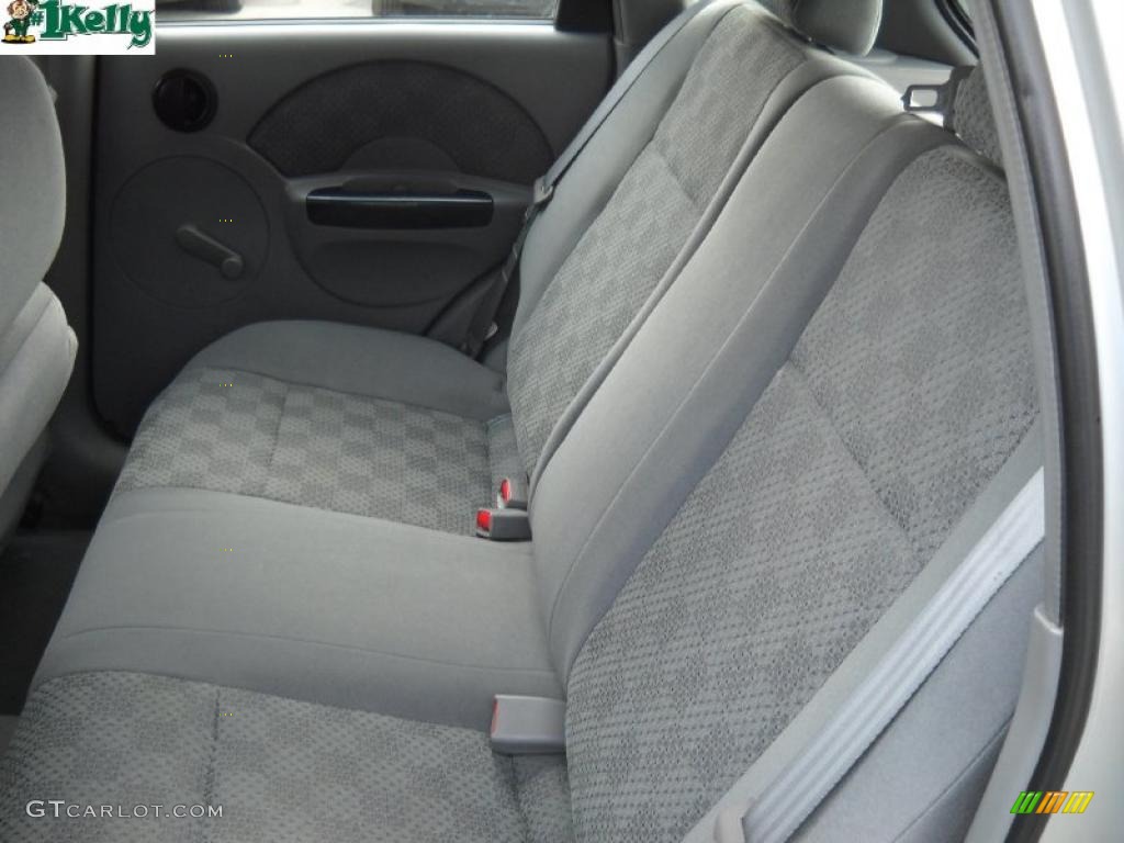 Gray Interior 2004 Chevrolet Aveo Hatchback Photo #38112307