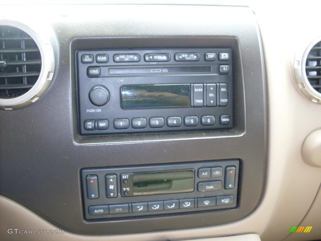 2004 Ford Expedition Eddie Bauer Controls Photo #38113009