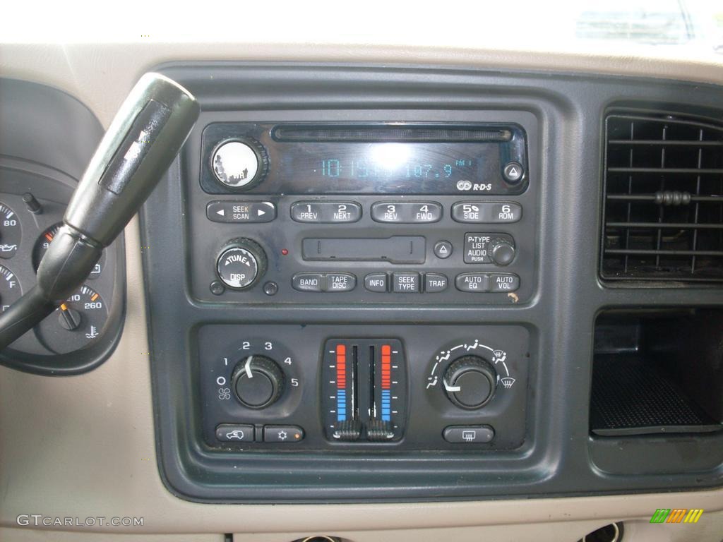 2003 Chevrolet Suburban 1500 LS Controls Photos