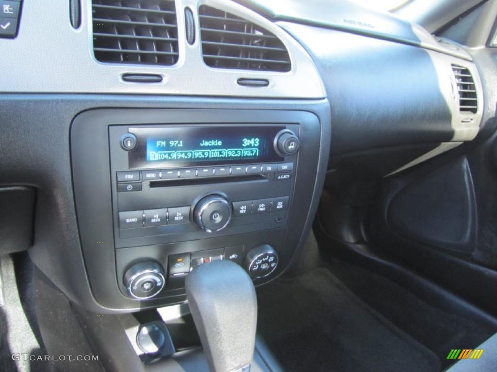 2006 Chevrolet Monte Carlo SS Controls Photo #38115295