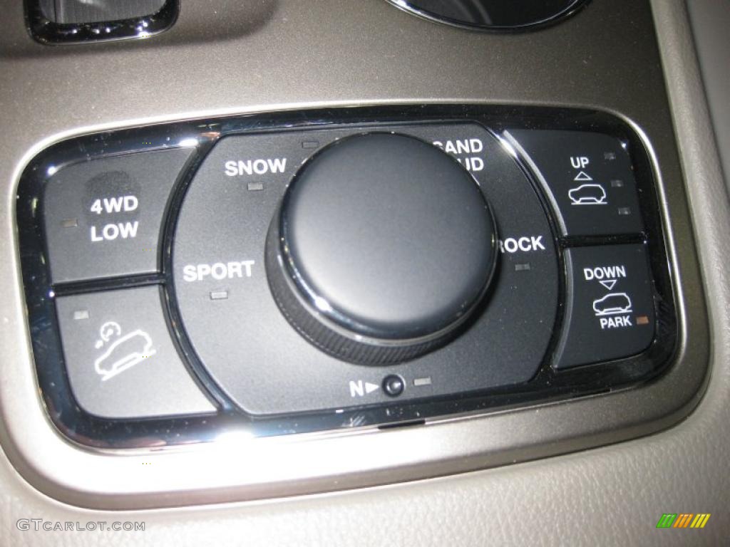 2011 Jeep Grand Cherokee Laredo X Package 4x4 Controls Photo #38115715
