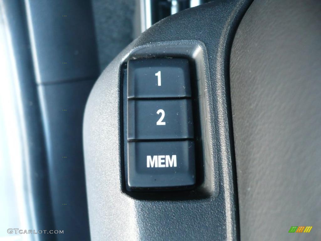 2010 Chevrolet Equinox LTZ AWD Controls Photo #38116209