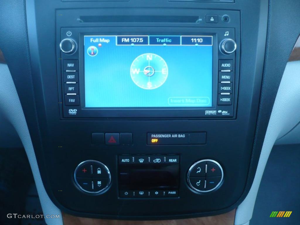 2010 Saturn Outlook XR AWD Controls Photo #38116423