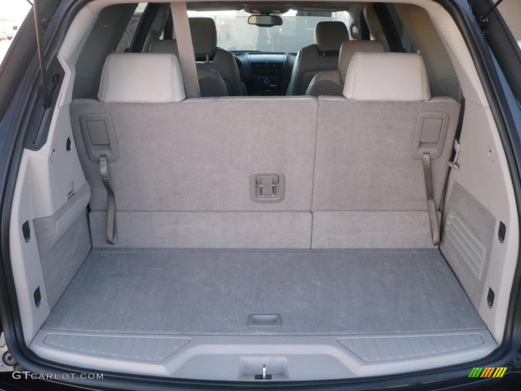 2010 Saturn Outlook XR AWD Trunk Photo #38116475