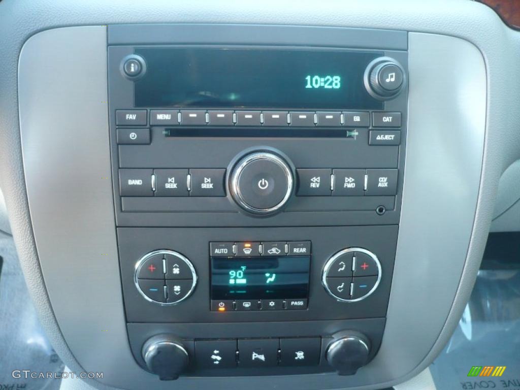 2010 GMC Yukon XL SLT 4x4 Controls Photo #38116771