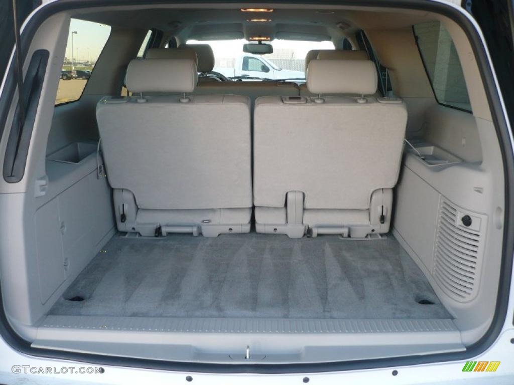 2010 GMC Yukon XL SLT 4x4 Trunk Photo #38116811