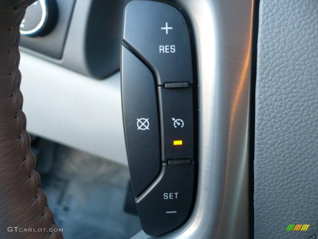 2010 GMC Yukon XL SLT 4x4 Controls Photo #38116867