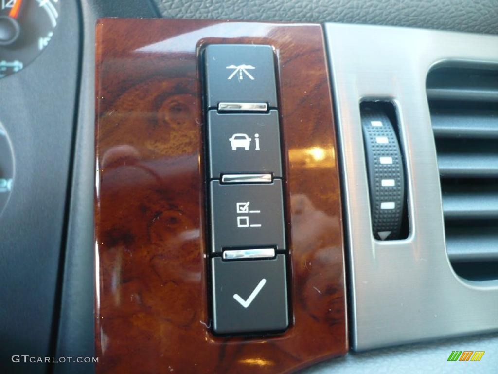 2010 GMC Yukon XL SLT 4x4 Controls Photo #38116915