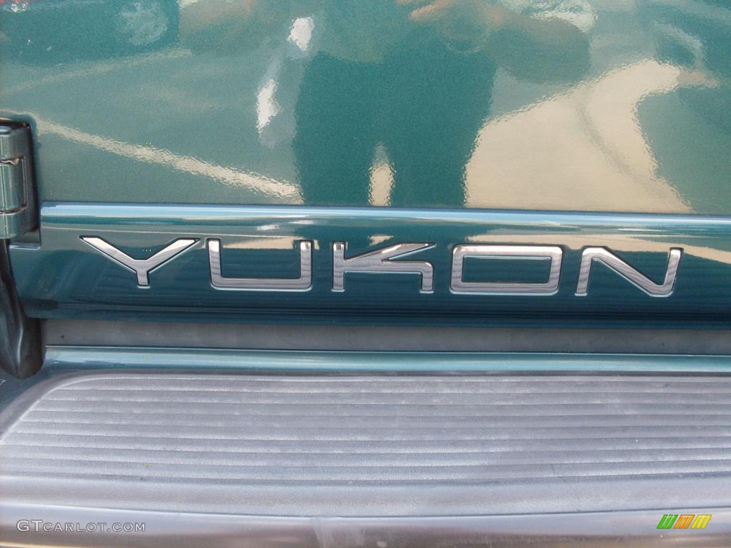 2000 GMC Yukon Denali 4x4 Marks and Logos Photo #38120023