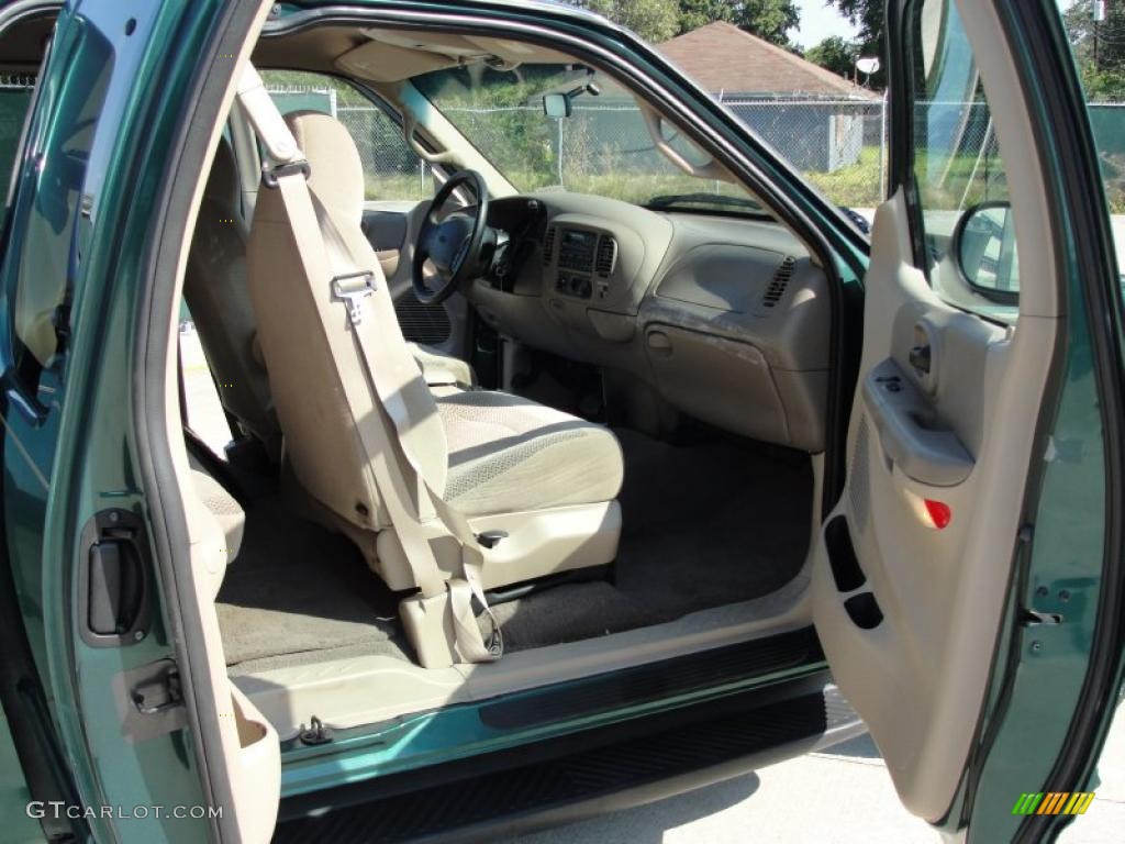 Medium Parchment Interior 2000 Ford F150 XLT Extended Cab Photo #38122519