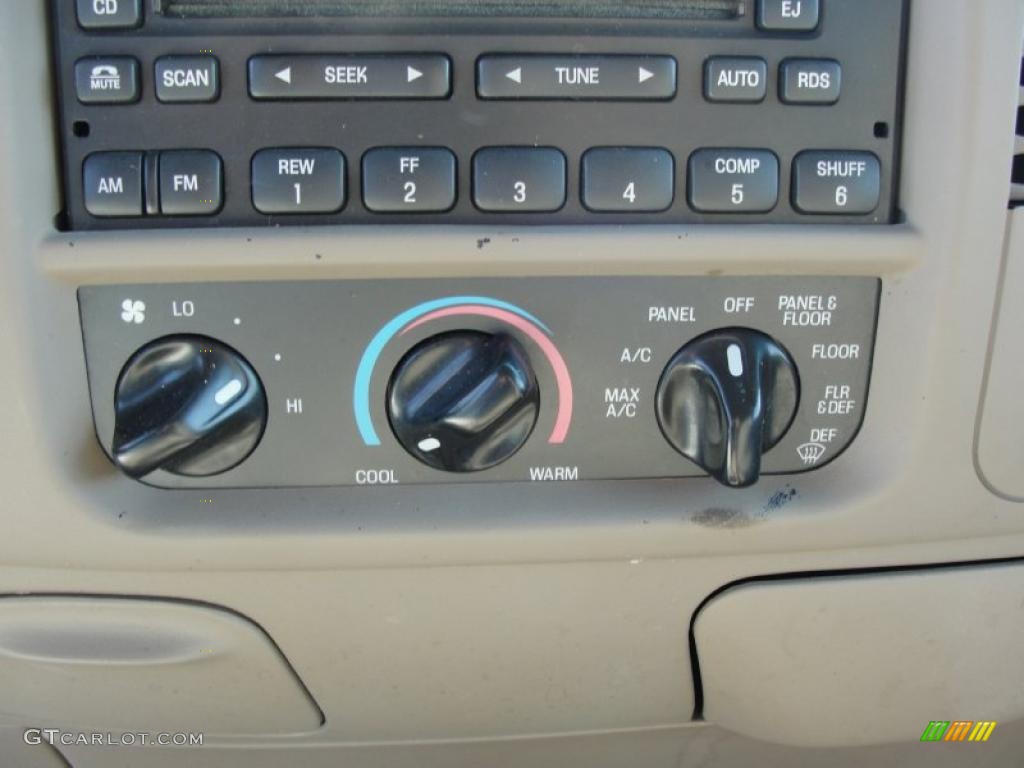 2000 Ford F150 XLT Extended Cab Controls Photo #38122723