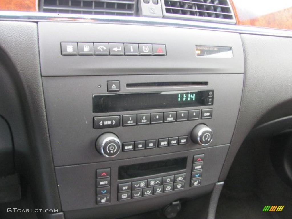 2005 Buick LaCrosse CXS Controls Photo #38123083