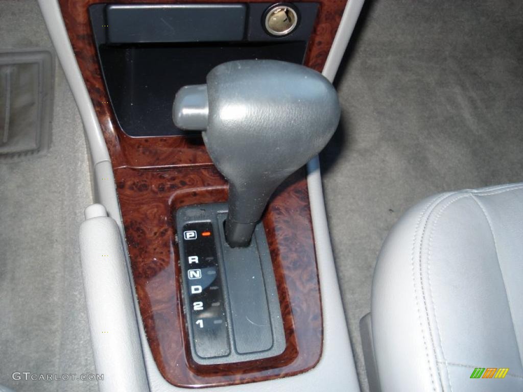 1999 Nissan Altima GLE Transmission Photos