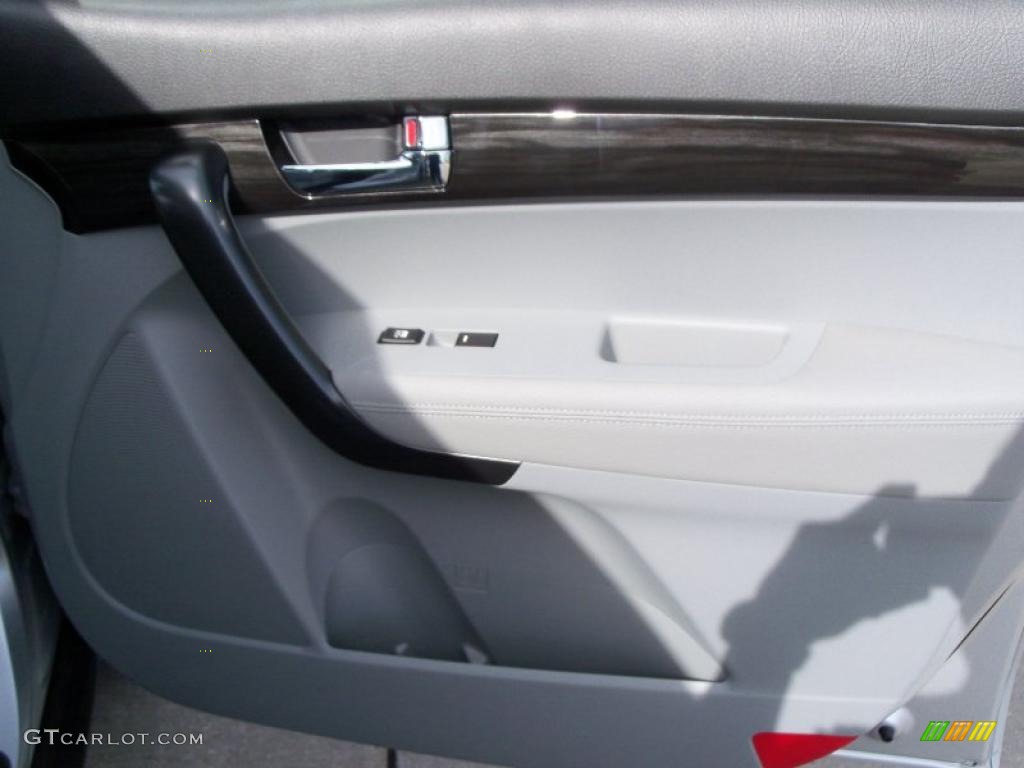Gray Interior 2011 Kia Sorento LX AWD Photo #38131330