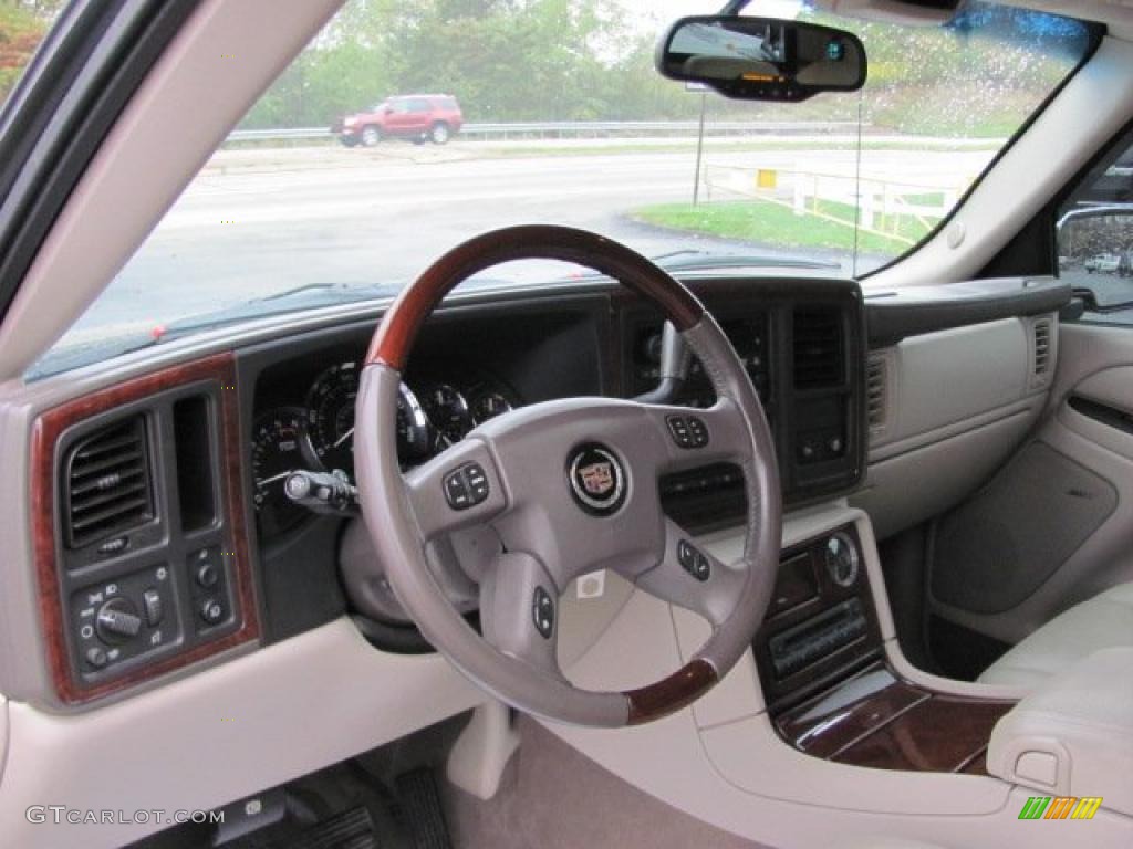 2005 Escalade EXT AWD - Rip Tide Blue / Shale photo #13