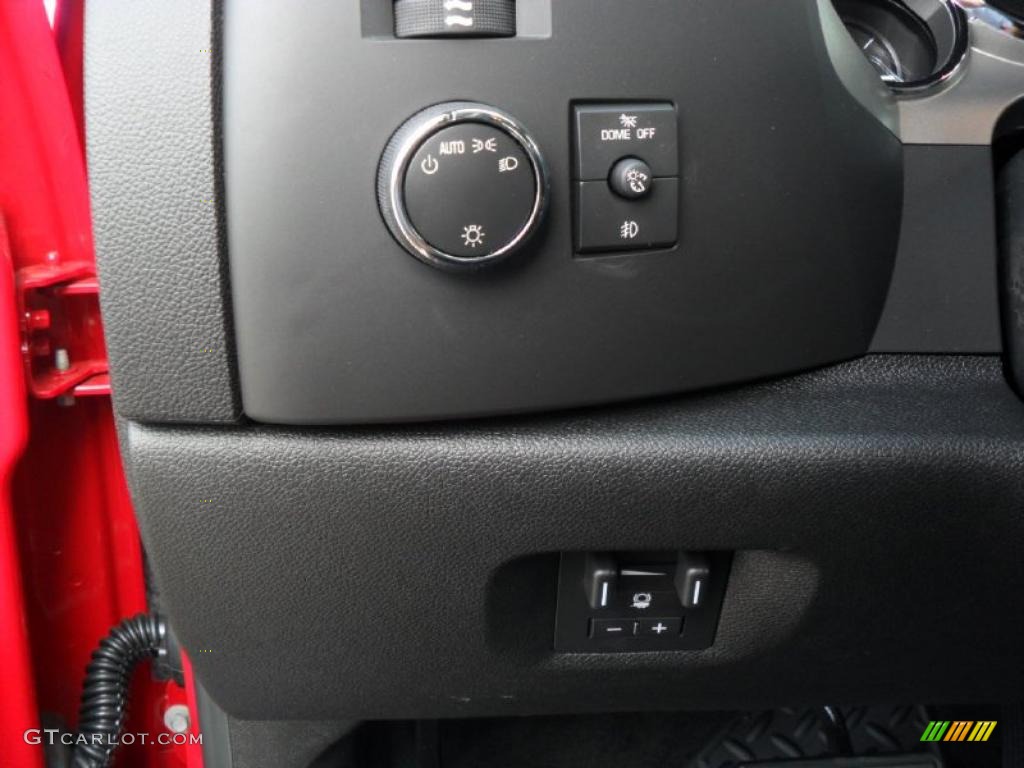 2011 Chevrolet Silverado 2500HD LT Extended Cab 4x4 Controls Photo #38133626