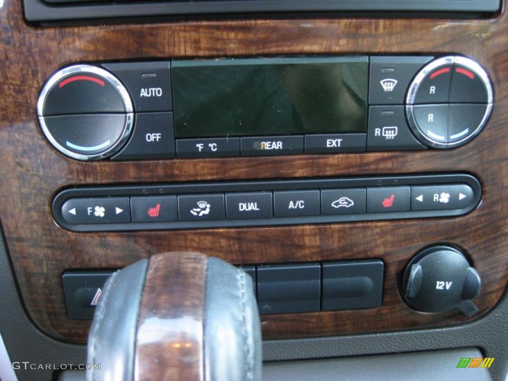 2008 Ford Taurus X Limited Controls Photo #38137234
