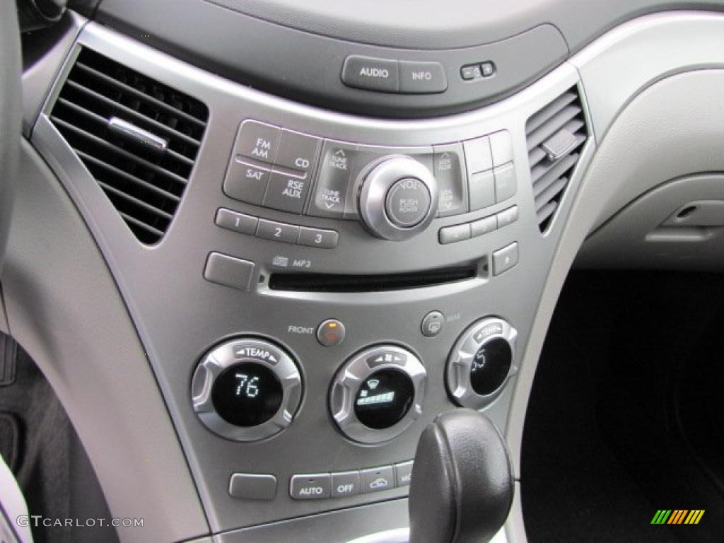 2008 Subaru Tribeca 5 Passenger Controls Photo #38138850