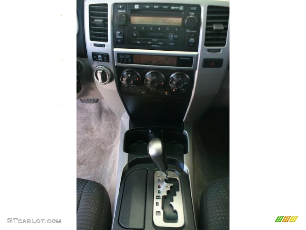 2004 Toyota 4Runner Sport Edition 4x4 Controls Photos