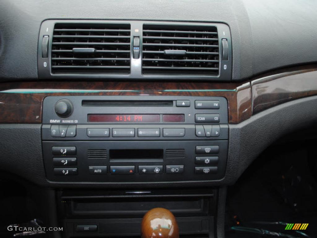 2001 3 Series 330i Sedan - Jet Black / Black photo #25