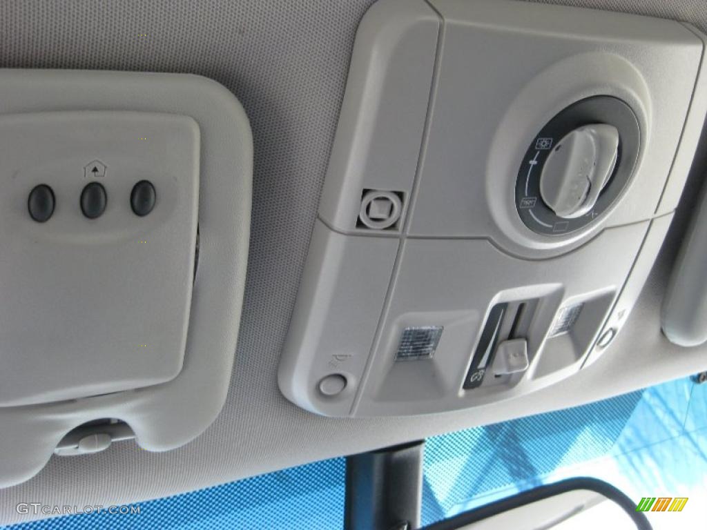 2005 Cadillac CTS -V Series Controls Photo #38142421