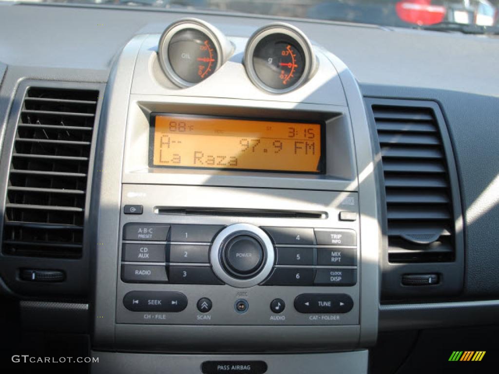 2007 Nissan Sentra SE-R Spec V Controls Photo #38144762