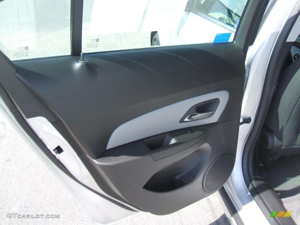 Jet Black/Medium Titanium Interior 2011 Chevrolet Cruze LS Photo #38144970