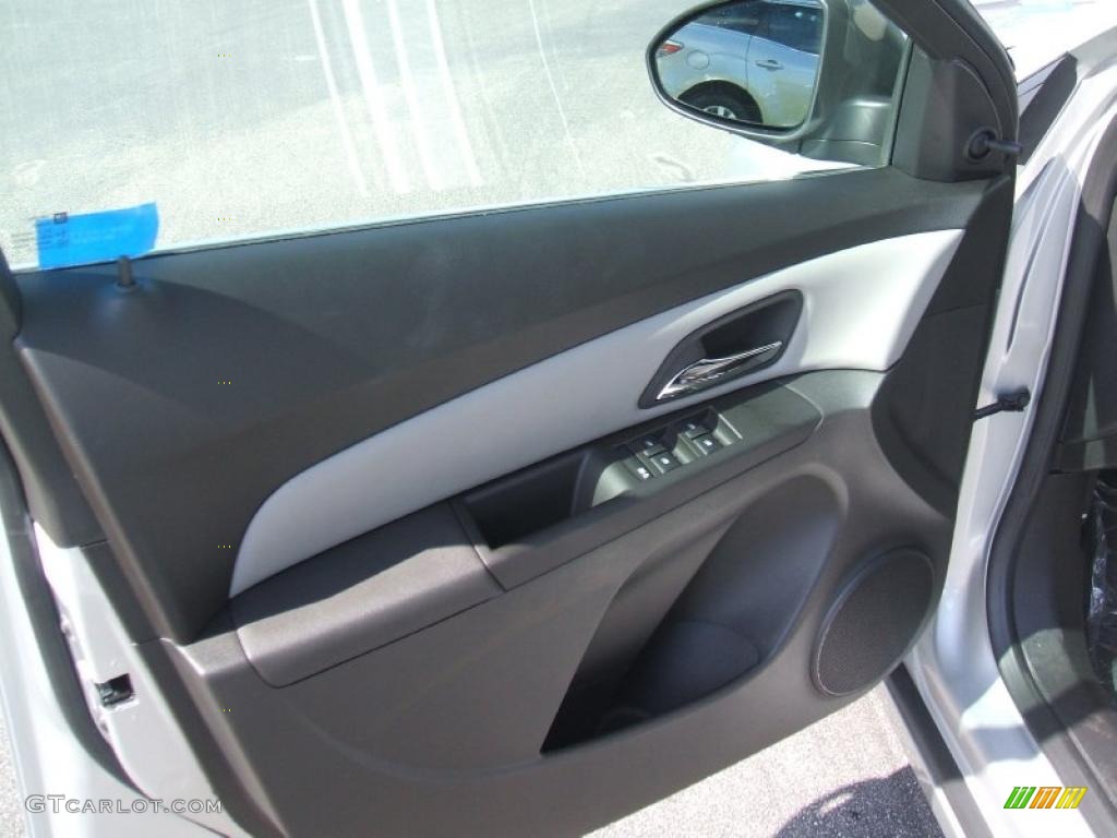 2011 Chevrolet Cruze LS interior Photo #38145059