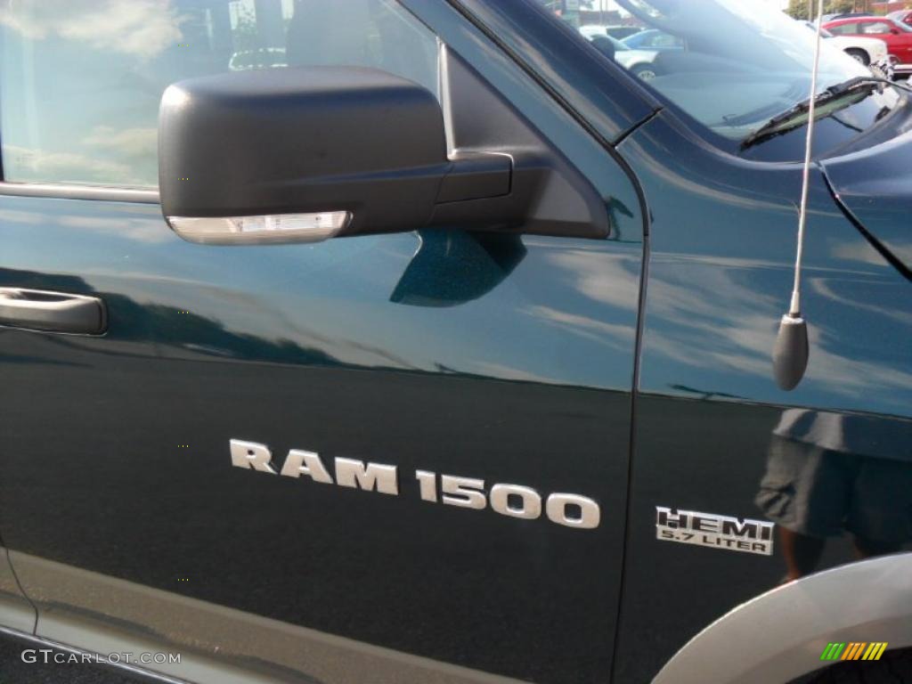 2011 Ram 1500 SLT Crew Cab 4x4 - Hunter Green Pearl / Light Pebble Beige/Bark Brown photo #25