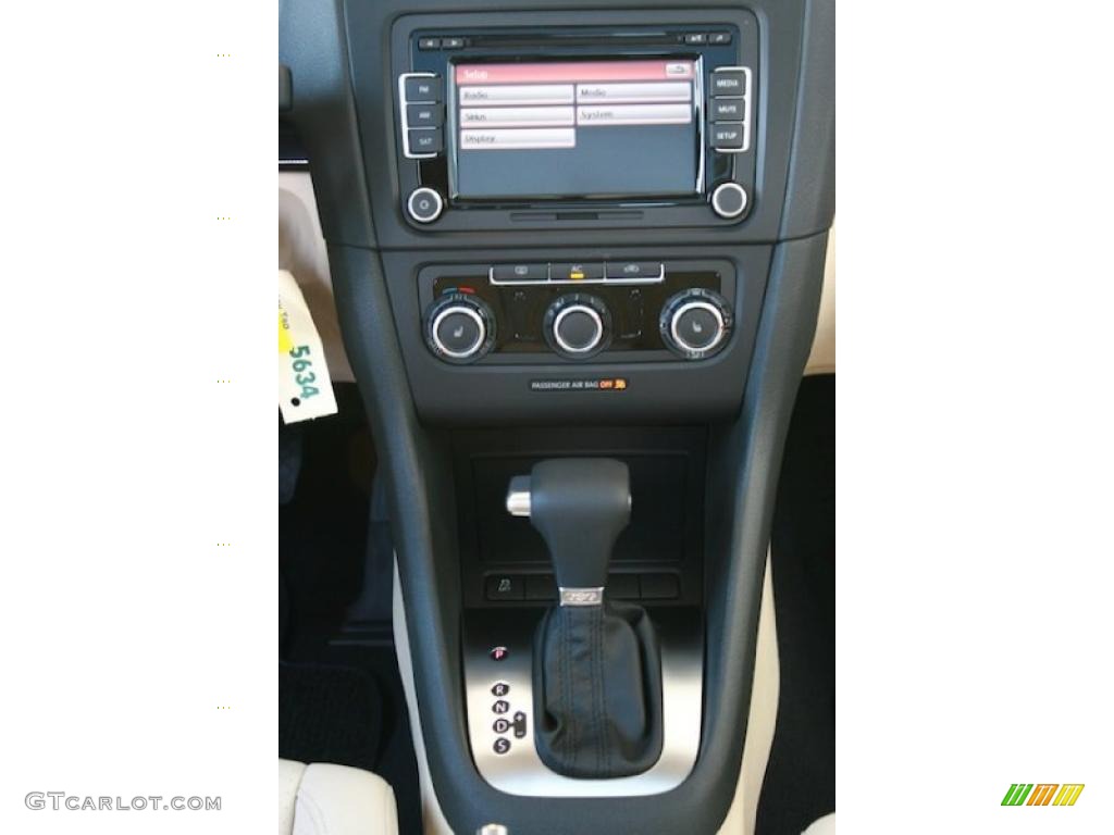 2011 Volkswagen Jetta TDI SportWagen Controls Photo #38148107