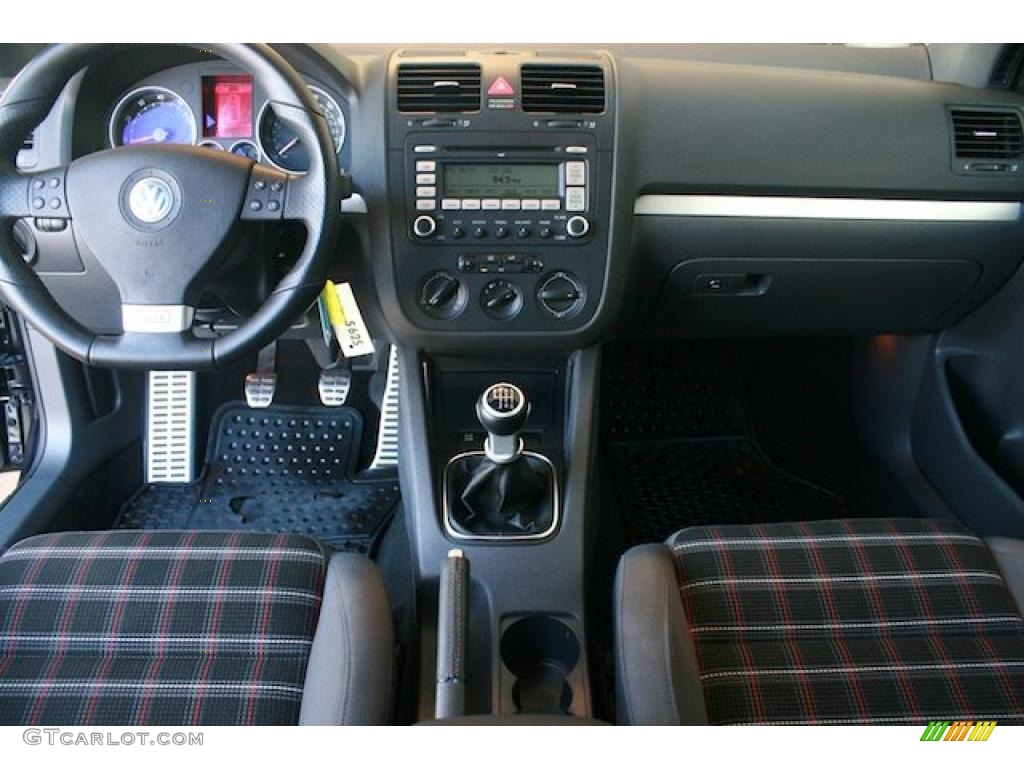 2009 Volkswagen GTI 2 Door Interlagos Black Cloth Dashboard Photo #38148527