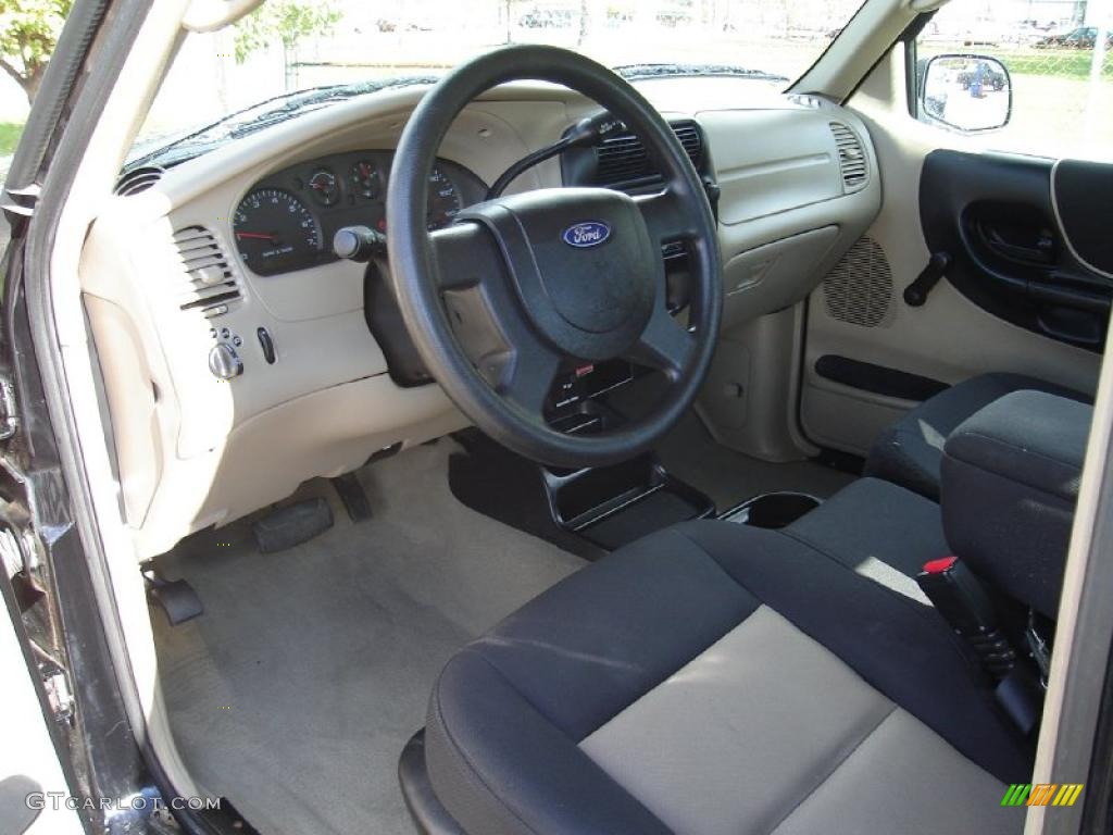 2004 Ford Ranger XLT SuperCab Black/Medium Pebble Dashboard Photo #38150140