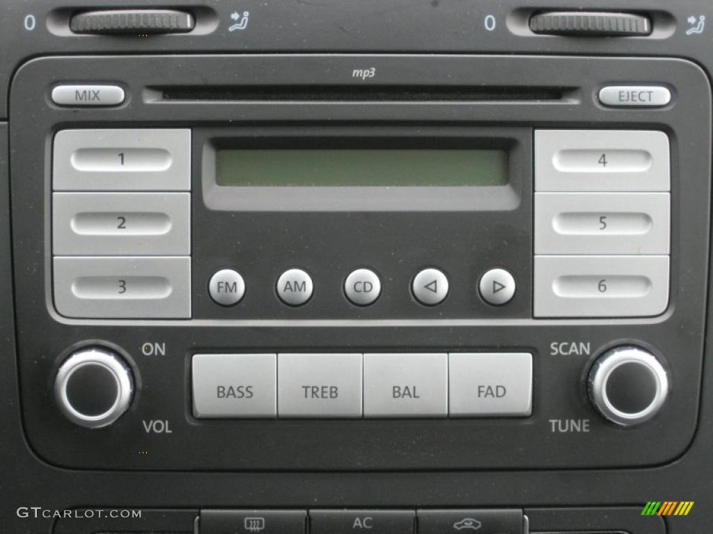 2010 Volkswagen Jetta S Sedan Controls Photo #38151120