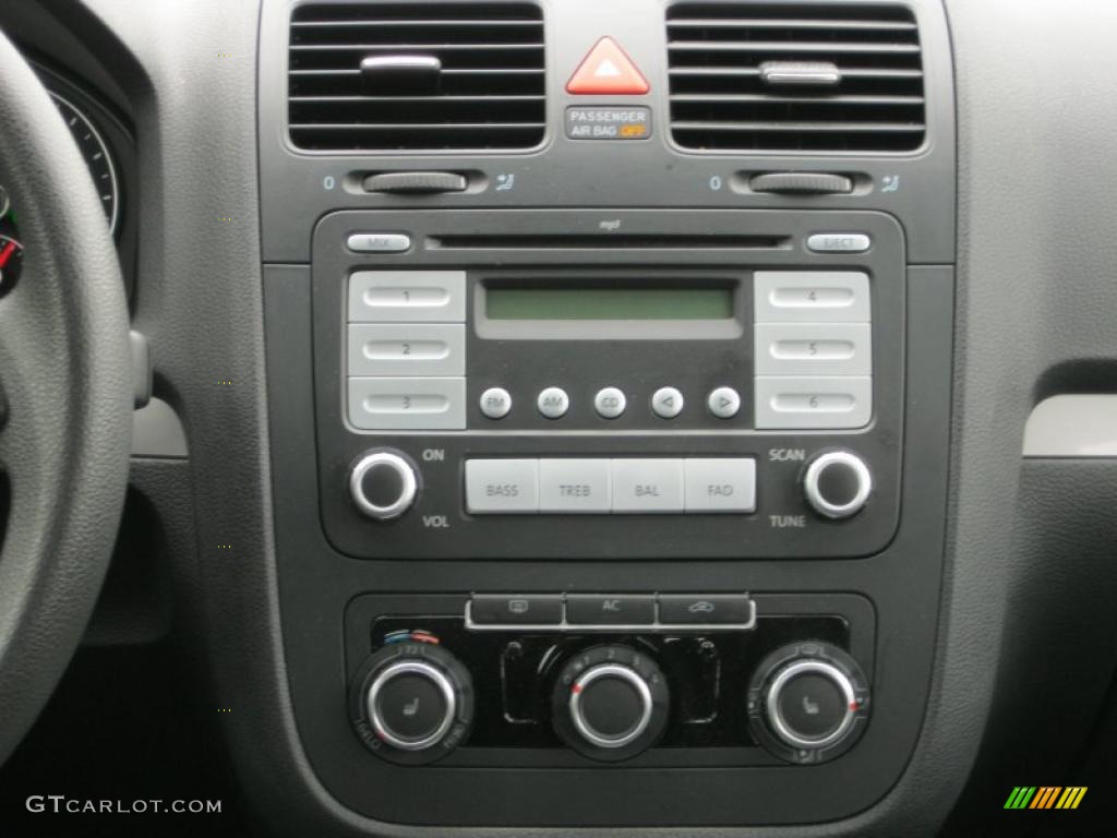 2010 Volkswagen Jetta S Sedan Controls Photo #38151336