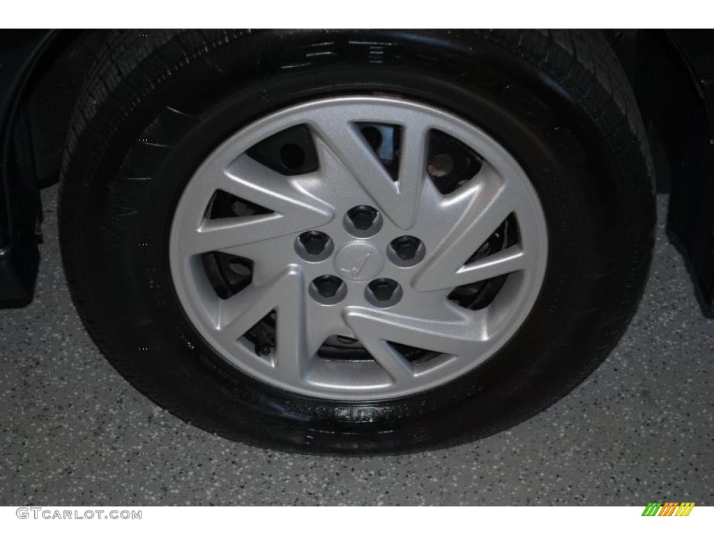 2002 Pontiac Sunfire SE Coupe Wheel Photo #38156489