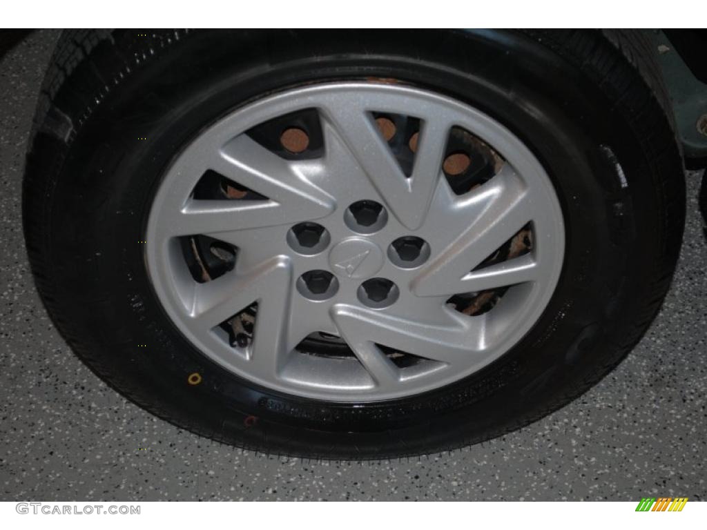 2002 Pontiac Sunfire SE Coupe Wheel Photos