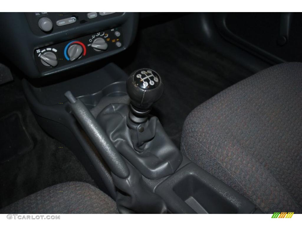 2002 Pontiac Sunfire SE Coupe 5 Speed Manual Transmission Photo #38156577