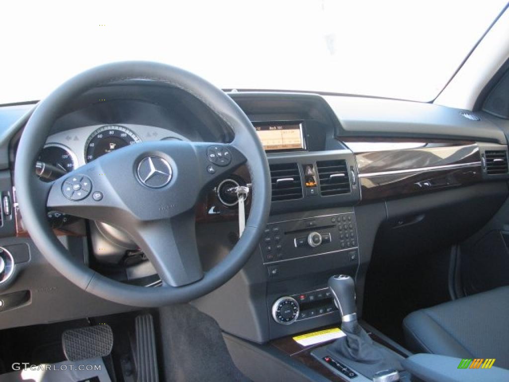 2011 Mercedes-Benz GLK 350 4Matic Black Dashboard Photo #38157717