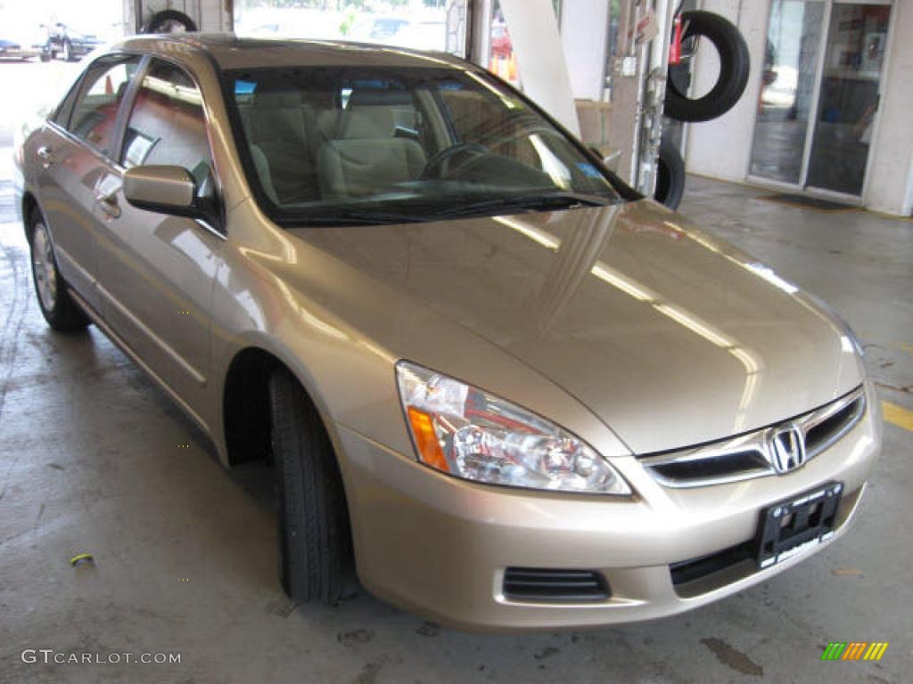 2006 Accord EX Sedan - Desert Mist Metallic / Ivory photo #4