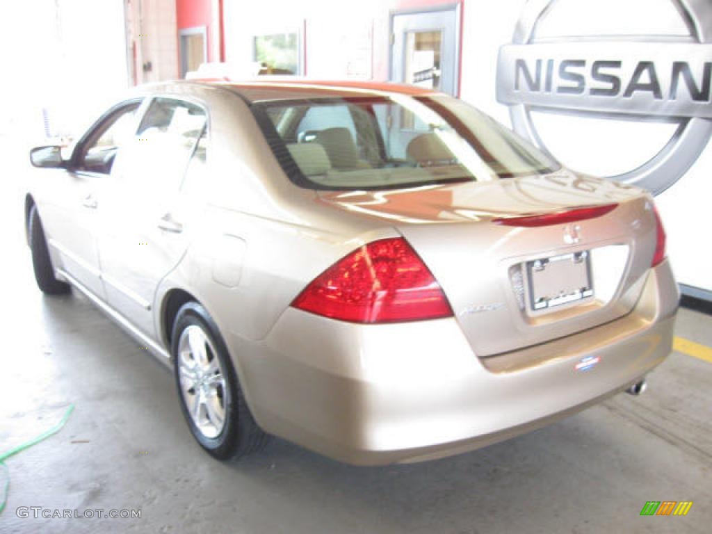 2006 Accord EX Sedan - Desert Mist Metallic / Ivory photo #16