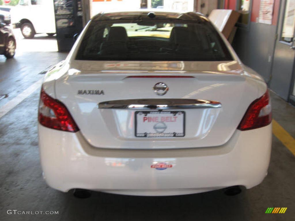 2009 Maxima 3.5 SV Premium - Winter Frost White / Charcoal photo #14