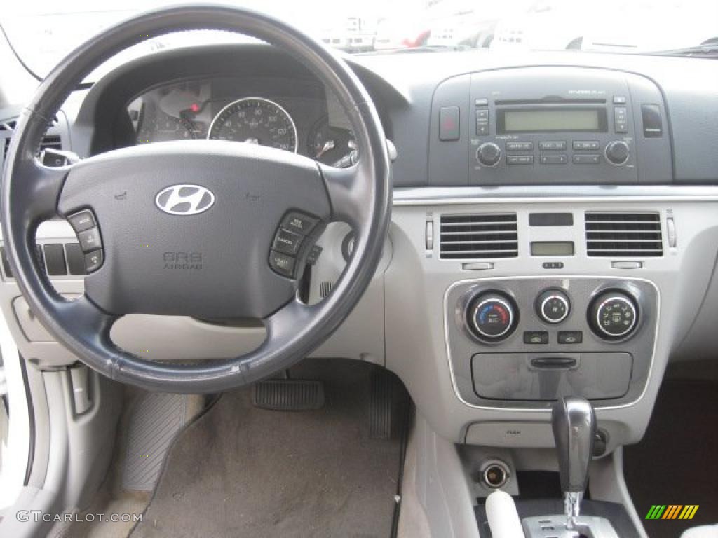 2006 Hyundai Sonata GLS Gray Dashboard Photo #38166978