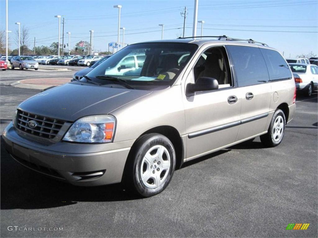 2004 Freestar SE - Arizona Beige Metallic / Pebble Beige photo #1