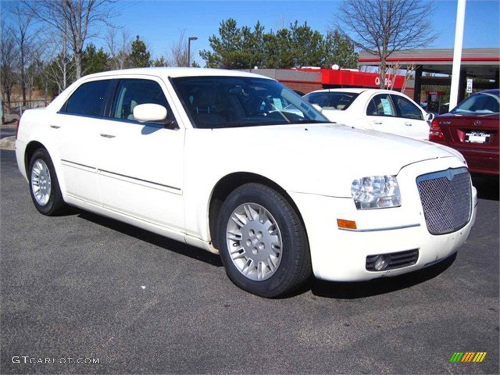 Stone White Chrysler 300