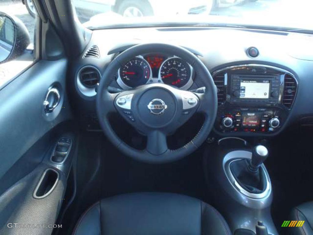 2011 Nissan Juke SL Black/Red w/Silver Trim Dashboard Photo #38170548