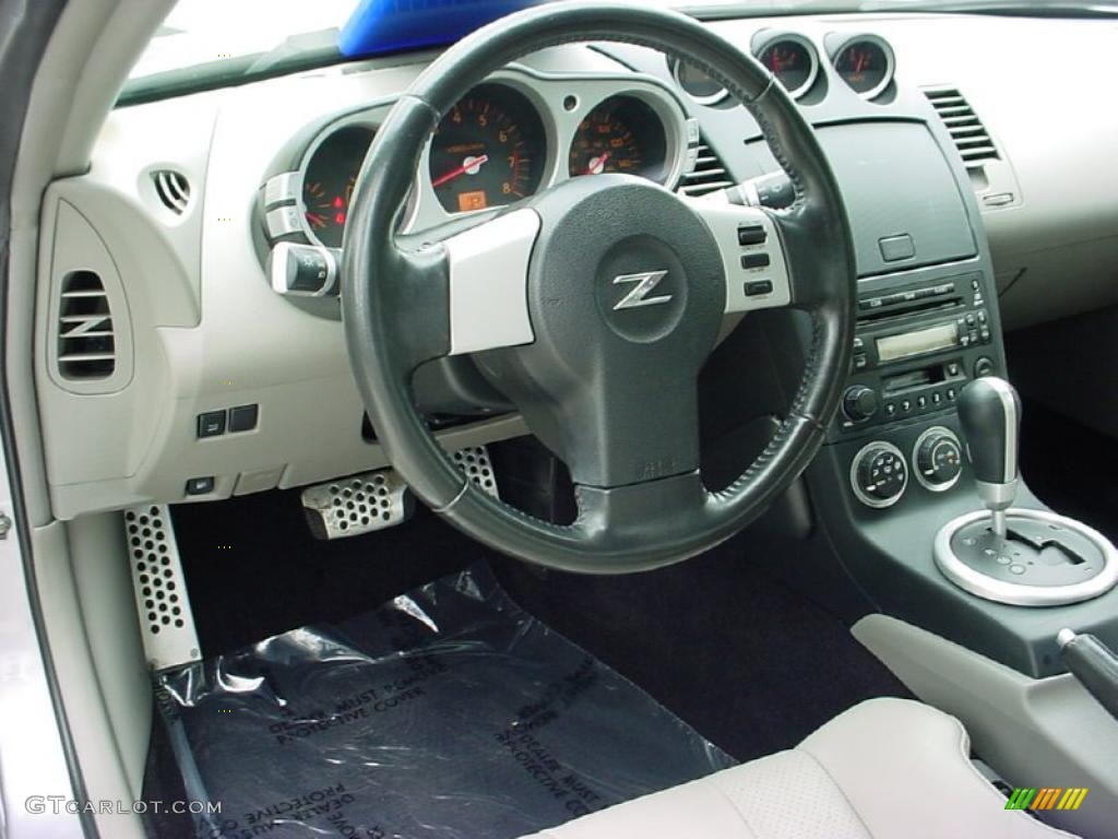 2004 350Z Touring Coupe - Chrome Silver Metallic / Frost photo #16