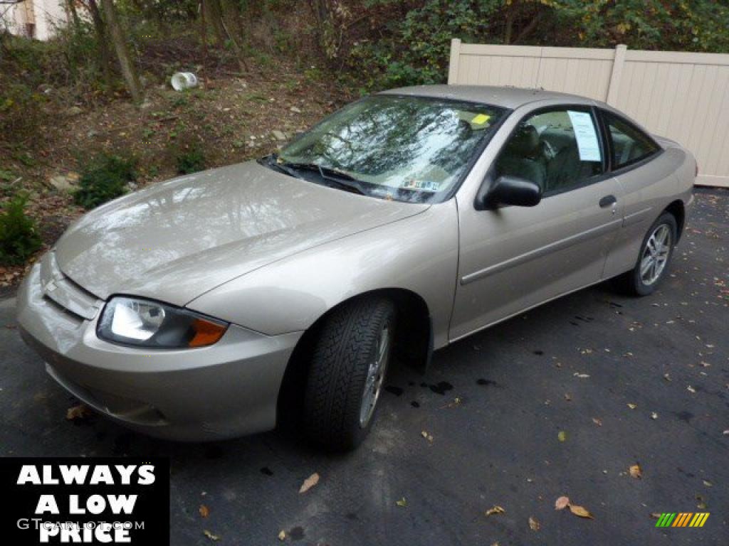 2004 Cavalier Coupe - Sandrift Metallic / Neutral photo #3
