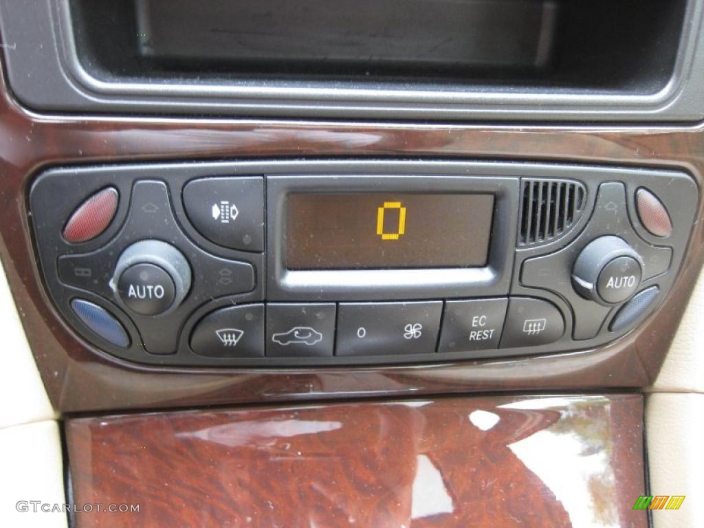 2002 Mercedes-Benz C 320 Sedan Controls Photo #38172476