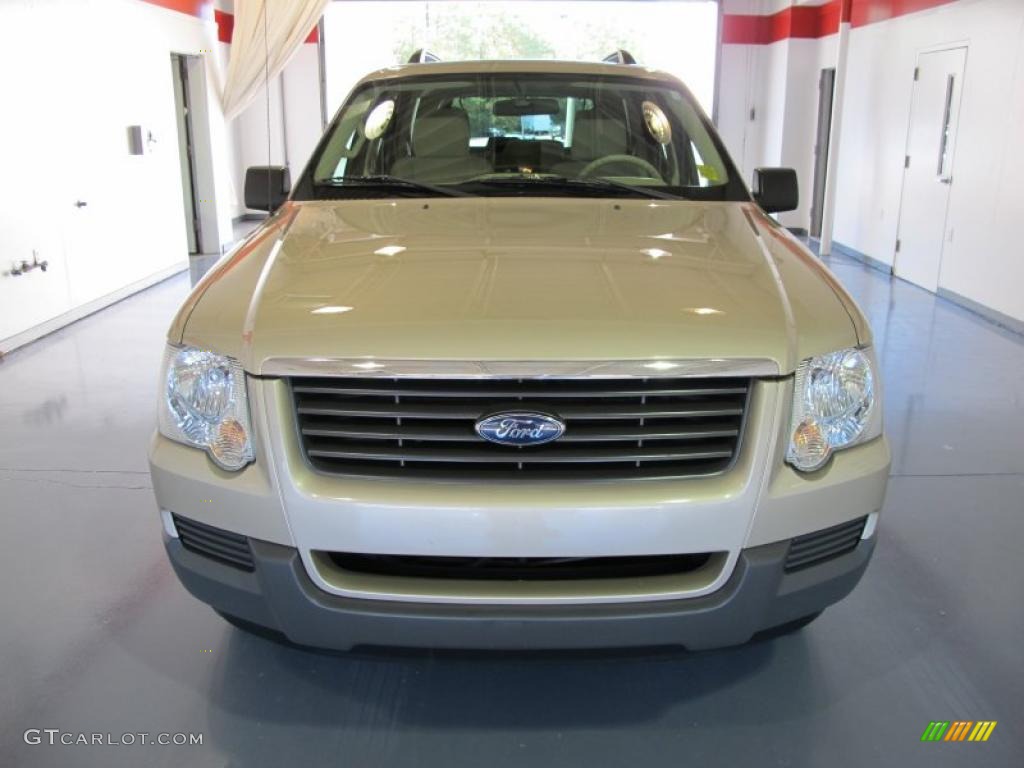 2006 Explorer XLS - Pueblo Gold Metallic / Camel photo #6